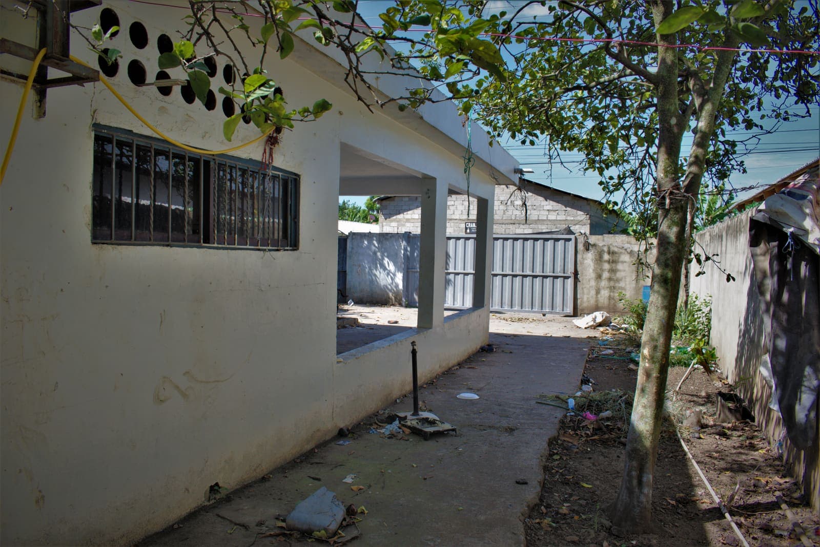 Casa para reconstruir en solar amplio, Gurabo, Santiago