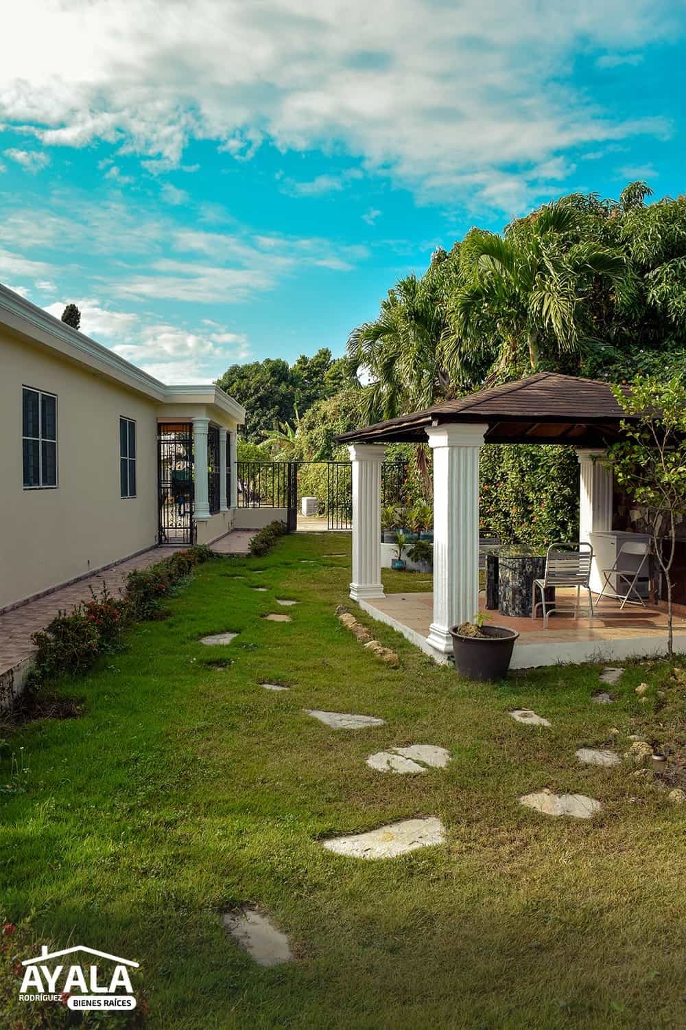 Casa con piscina y jacuzzi, Laguna Prieta, Santiago — vista 2